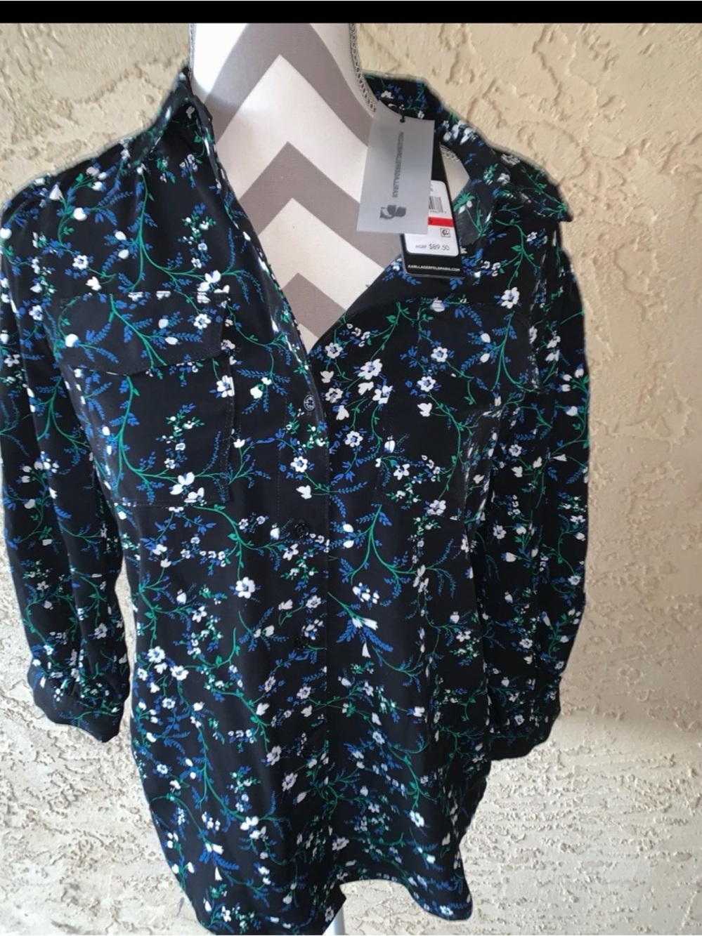 Ladies Karl Lagerfeld Floral Button-Front Women's Blouse NWT XS
